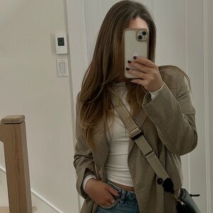 Meet your Posher, Abigail